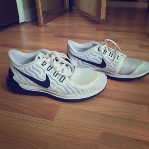 Nike free run 5.0 size 6.5 gently used